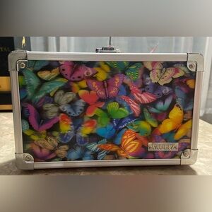 VAULTZ Butterfly Clutch